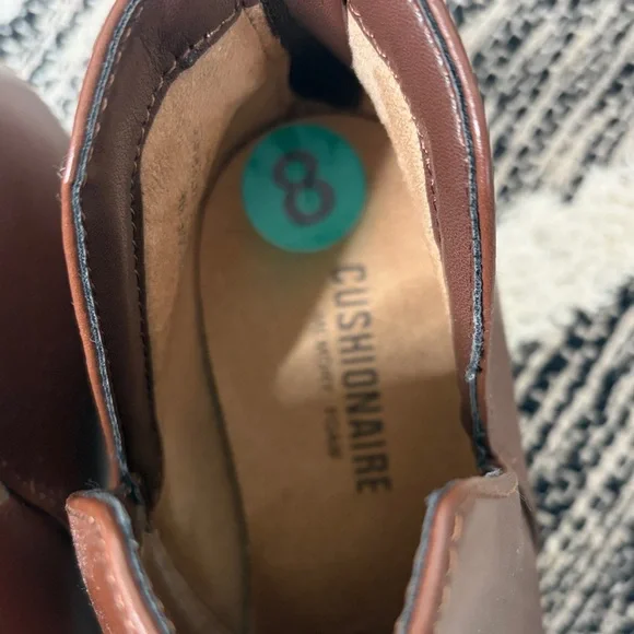 Nwot Cushionaire Brown Leather Ankle Booties size 8 - Picture 2 of 5